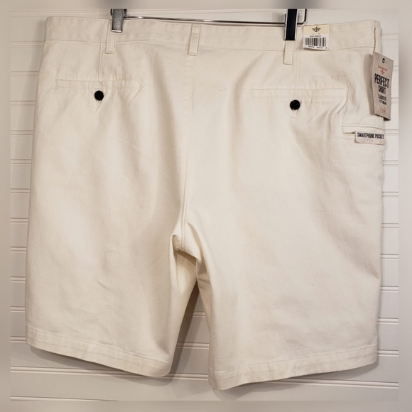 Dockers Golf Shorts Off White - Picture 3 of 4